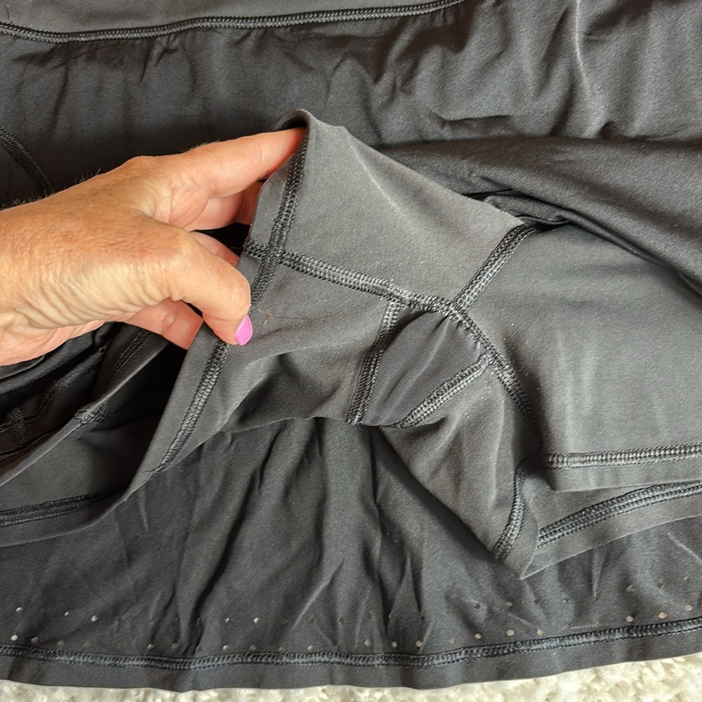 Athleta Stealth Trucool Double Layer Skort in Black, Built-In Shorts, Size XL - Picture 3 of 12
